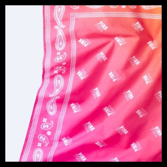 💕ⓅⒾⓃⓀ ⓋⓈ Ombré Bandana NWT💕 - Picture 2 of 5